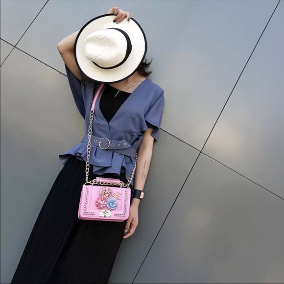 Handbags - LAST CHANCE ❗️Floral Crossbody